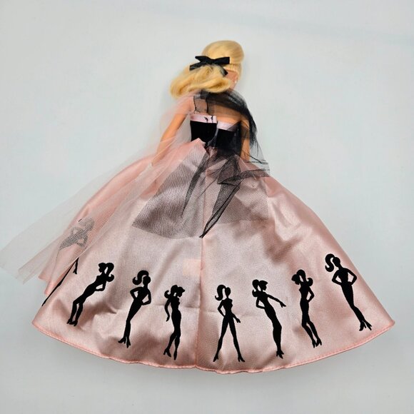 Vintage 2000 Barbie Doll Timeless Silhouette 29050 Mattel Read - Picture 14 of 16